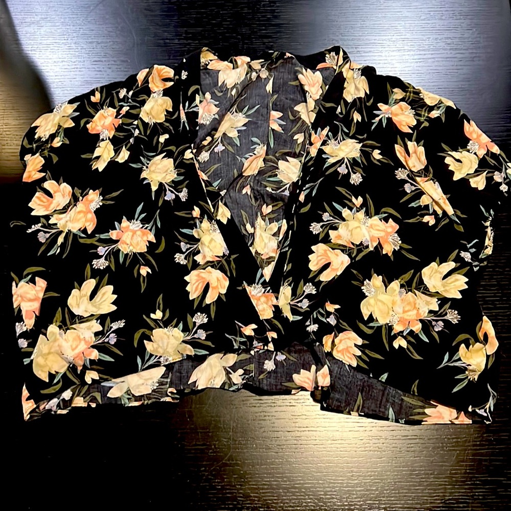 Talula Aritzia Floral Open Kimono Cardigan Size XXS/XS